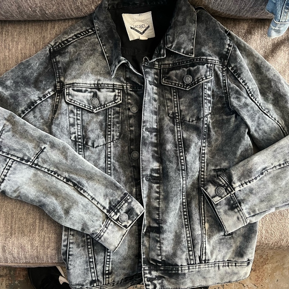 Decibel gray / black denim Jean jacket - cheetah on back - size large